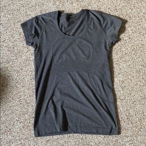 Lululemon swift tech top
